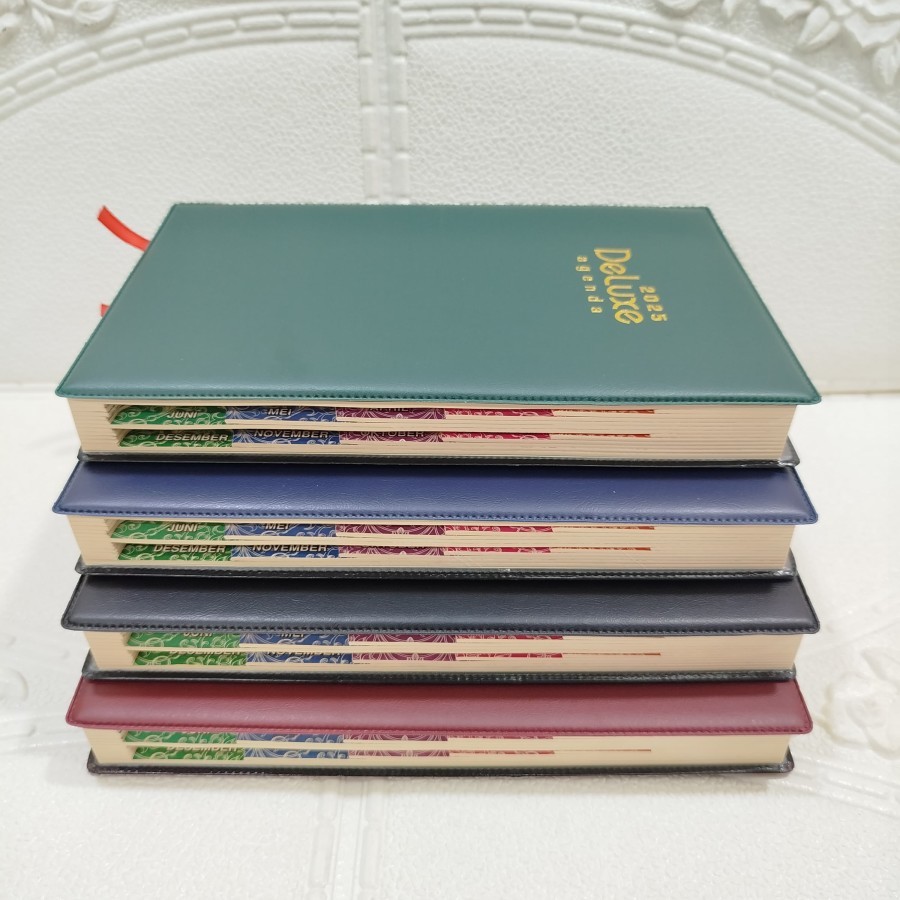 YEAR AGENDA BOOK 2025 YELLOW COTENTS - DELUXE AGENDA - DAILY NOTEBOOK - FEATHERNING PLAN