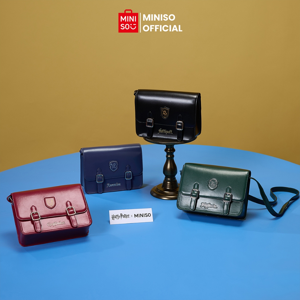 Miniso x Harry Potter Preppy Style Crossbody Bag Casual Sling Bag กระเป๋าสะพายกันน้ําความจุขนาดใหญ่