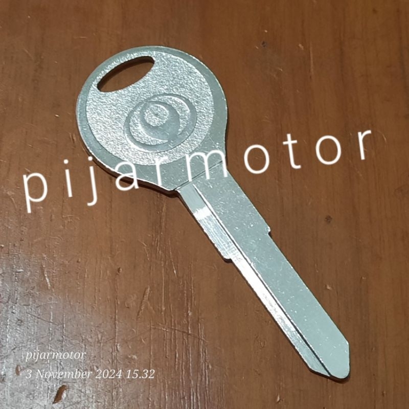 Mazda Vantrend Raw Raw Right Groove Blank Blind Duplicate Key Material