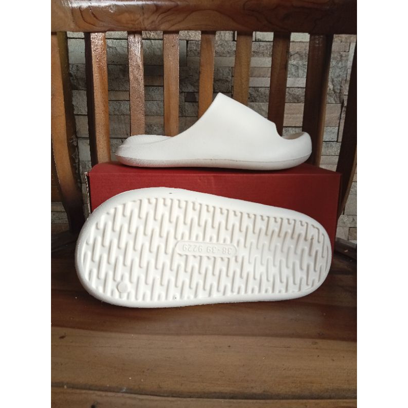 รองเท้าแตะ POSEE ใหม่ล่าสุด รองเท้าแตะ CURRENT SLOP