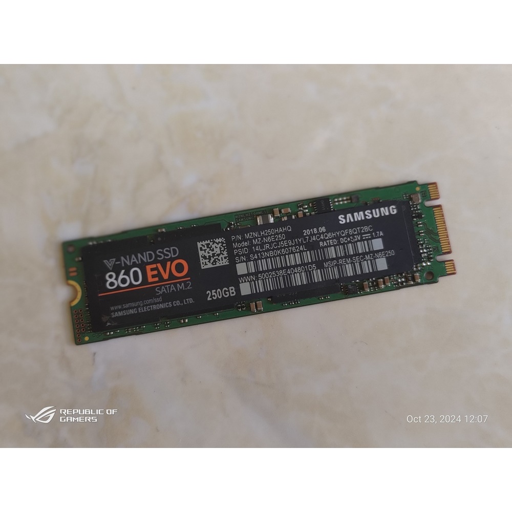 Ssd M.2 SAMSUNG 860 EVO 250GB ไม่ใช่ NVME