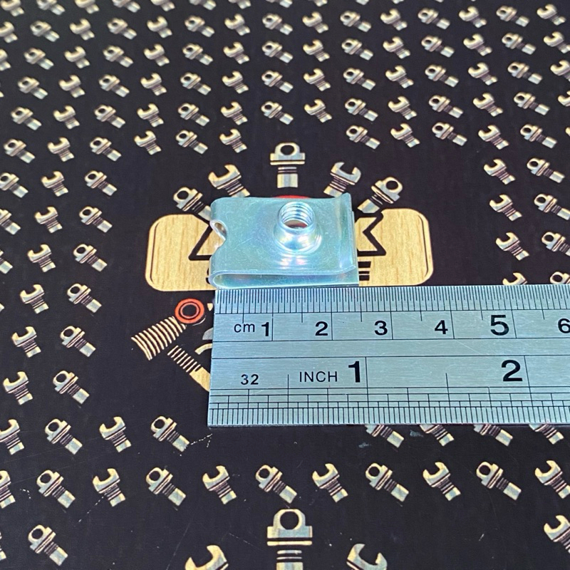 M 6 CLAMP PLATE CLIP 10 BOLT THREAD / M6 CLIP PLATE 10 BOLT THREAD / M6 CLAMP CLIP / M6 NUT PLATE 10
