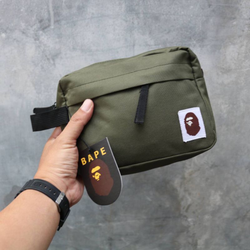 กระเป๋าคลัทช์ bape**