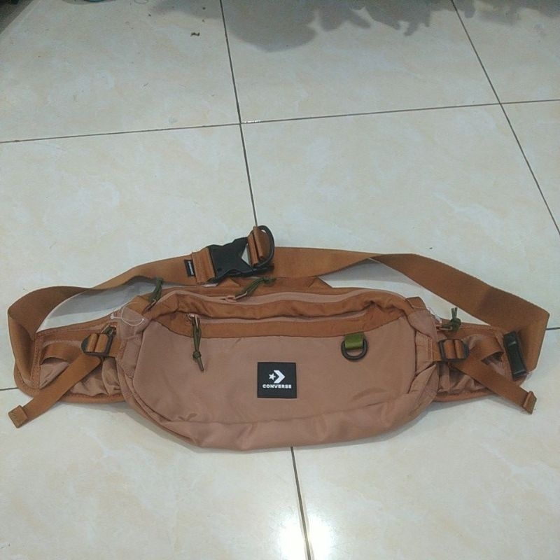 กระเป๋าคาดเอว C0NV3RS3 10024553-A04 (SB15)