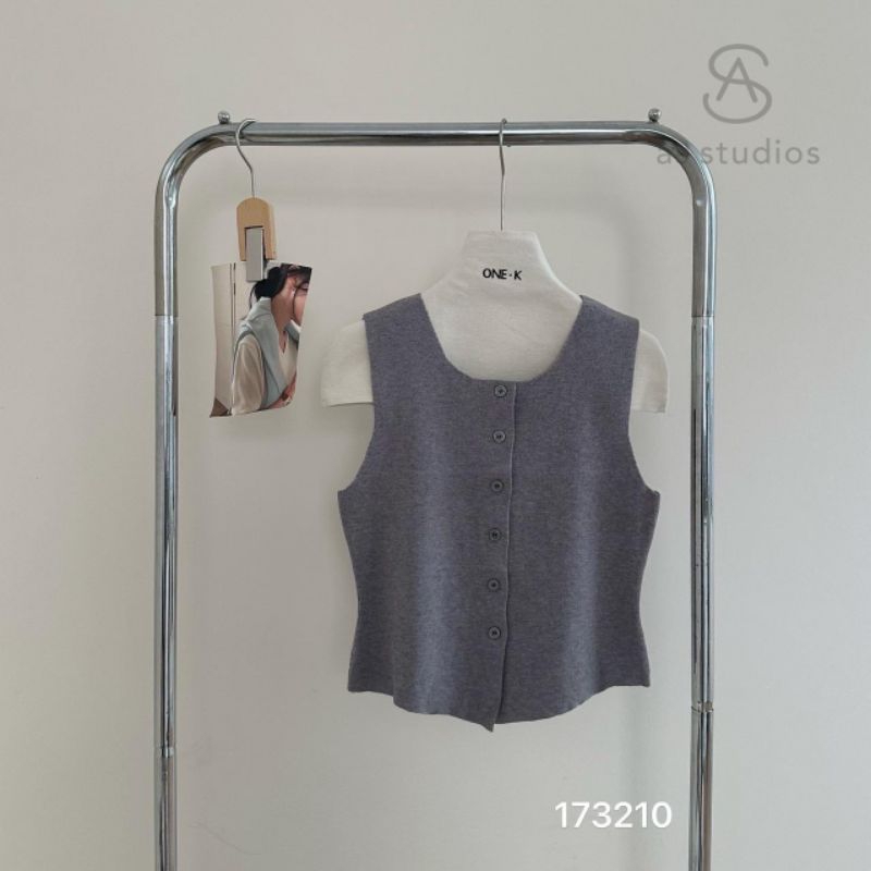 [LC] ONE-K 173210 BKK IMPORTED BUTTON KNIT VEST