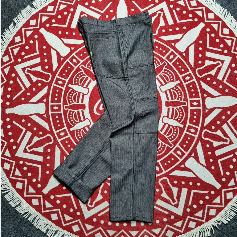 กางเกงยีนส์ WAC Co LTD เป็นกางเกงขายาว