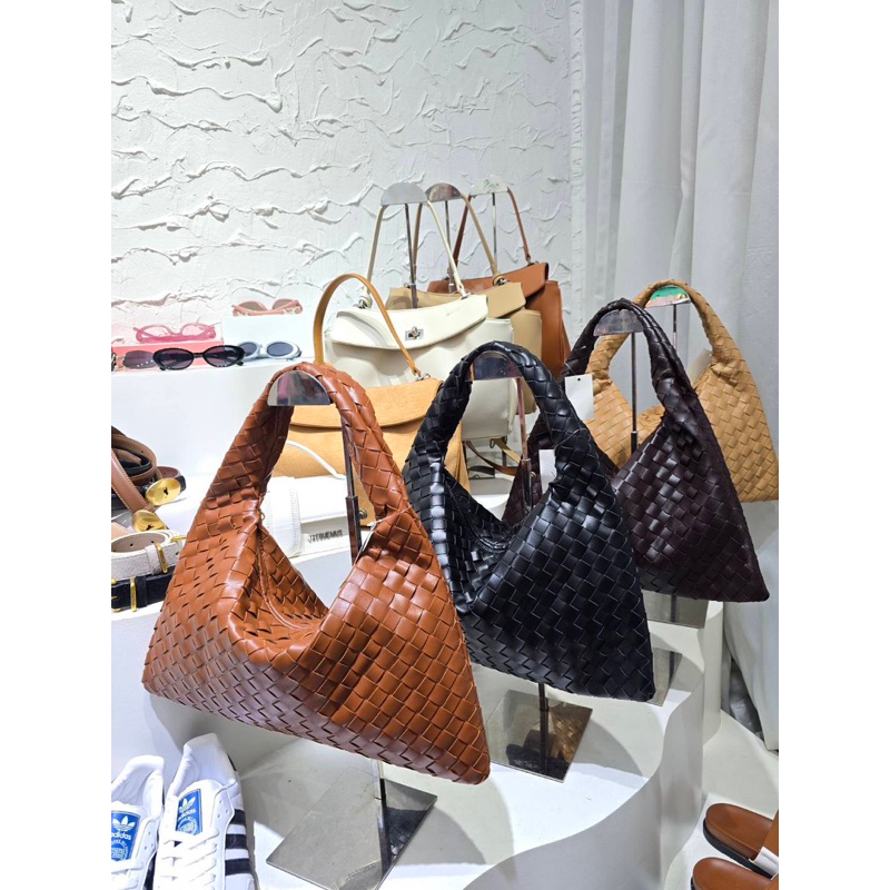 กระเป๋า BOTTEGI BKK -