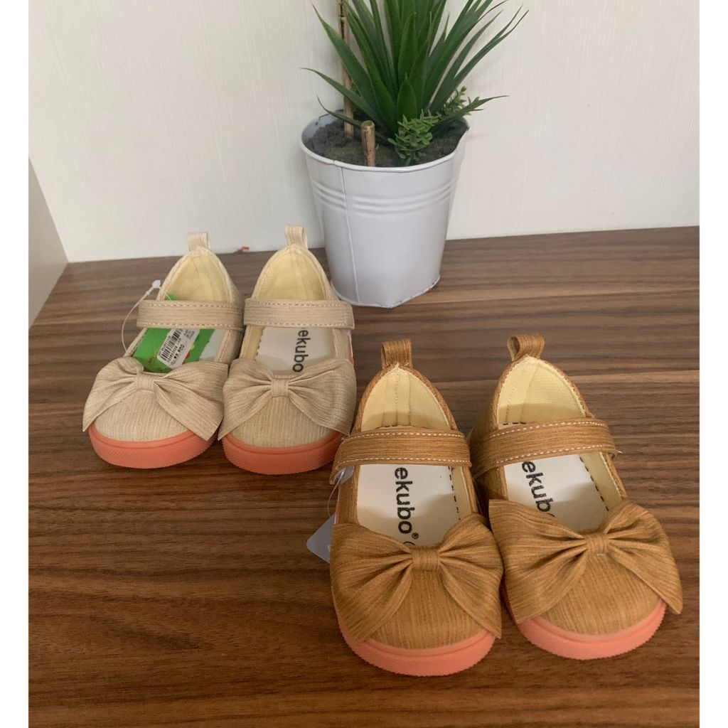 รองเท้าเด็กผู้หญิง Ekubo มีเสียงริบบิ้น - คลาสสิกและหรูหรา J-428