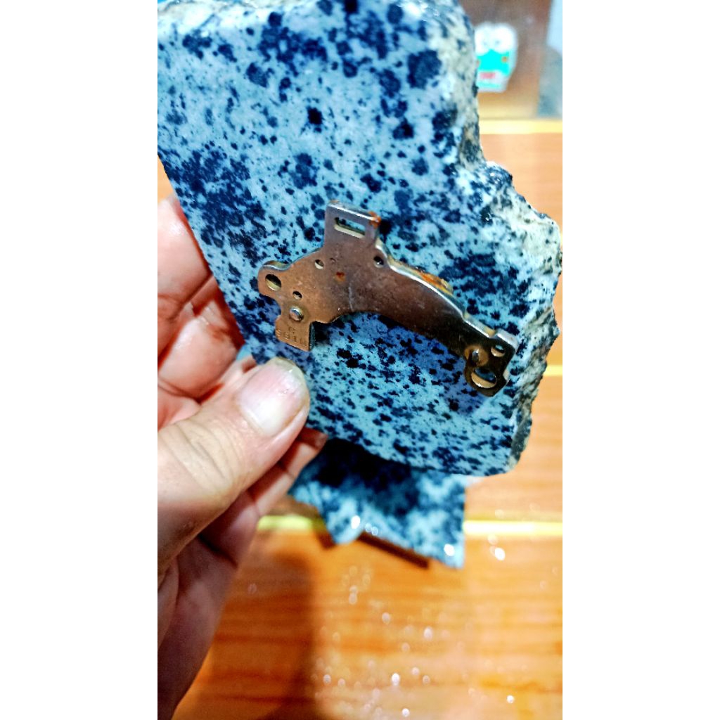 TOTOL DALMANTION SLICE/PEARNING IRON BADGE STONE