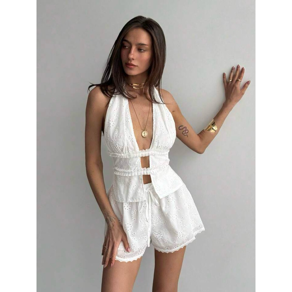 [PRE ORDER] FYF_A0683 - ชุดเสื้อคล้องคอและกางเกงขาสั้นเย็บปักถักร้อย