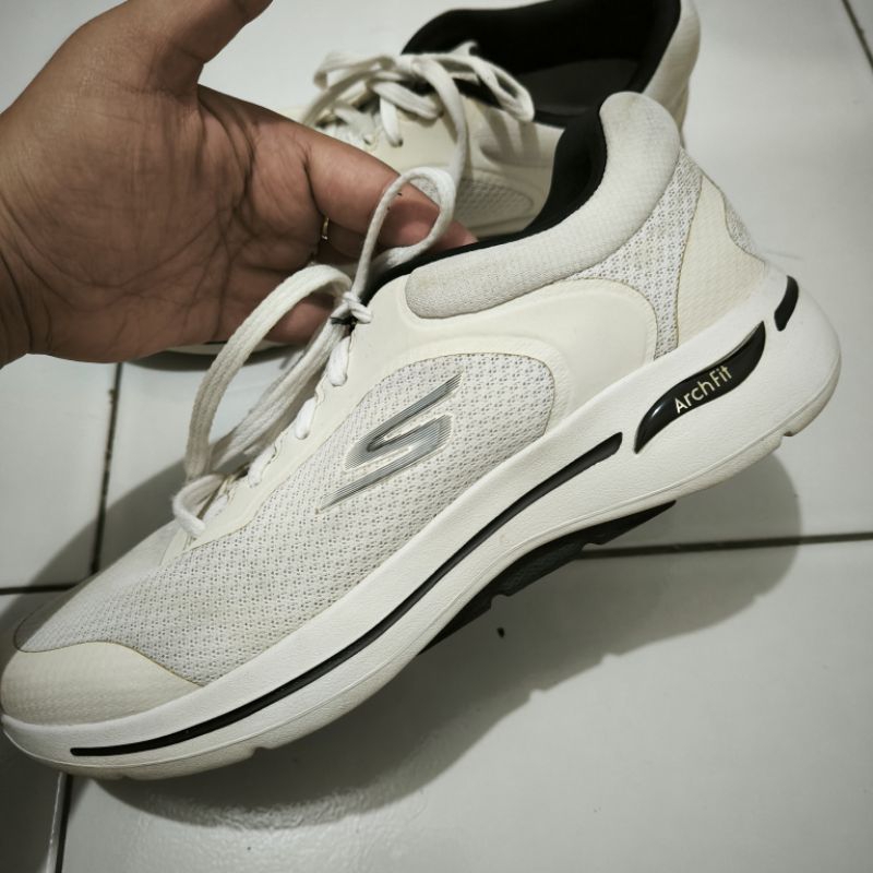 Sketchers Air-Liquid Go Walk Arch Fit ผู้ชาย ไซส์ 42 วินาที
