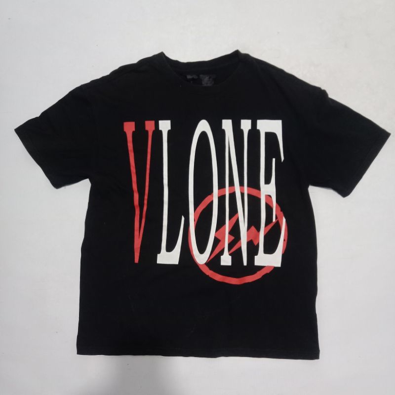 เสื้อยืด Vlone มือสอง