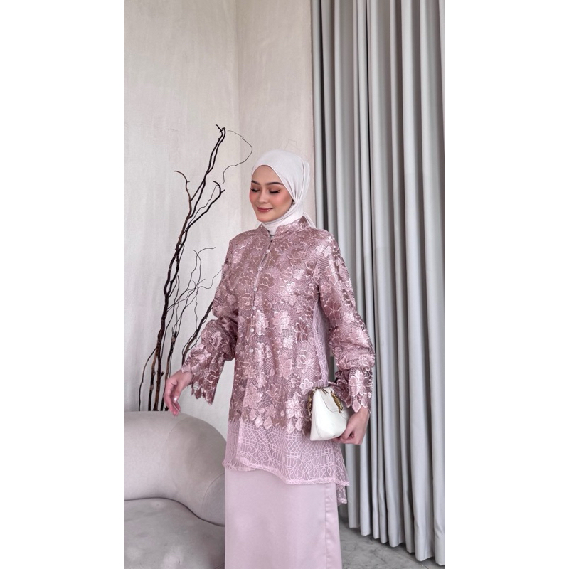 NORA DRESS SILK COMBINATION เคมี PRDAA TILLE BUSUI FRIENDLY