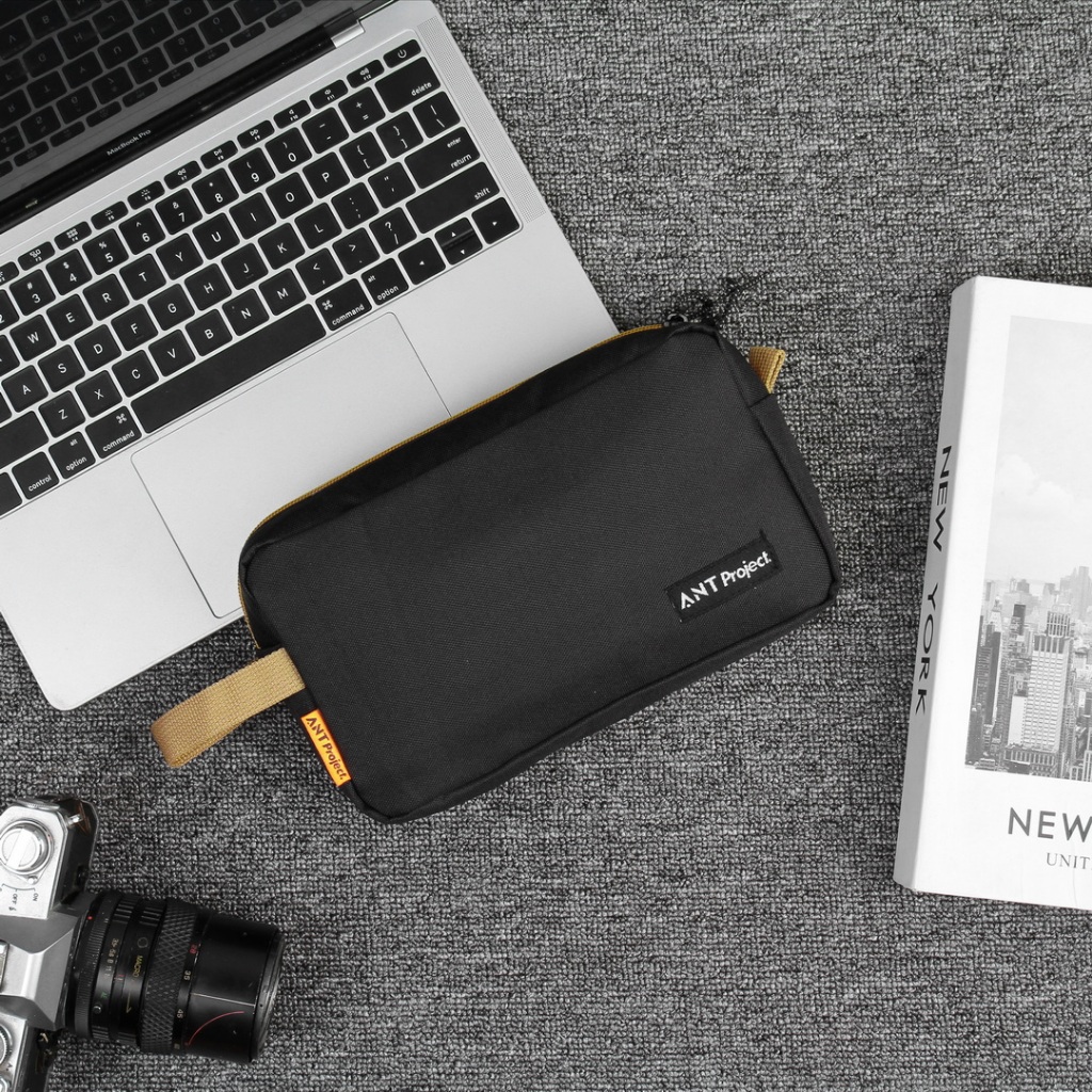 ANT PROJECT - กระเป๋าคลัทช์ไอริช Unisex - กระเป๋าถือสีดํา