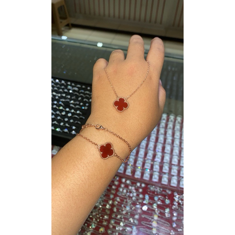 สร้อยข้อมือสร้อยคอ Maroon clover vrs rosegold