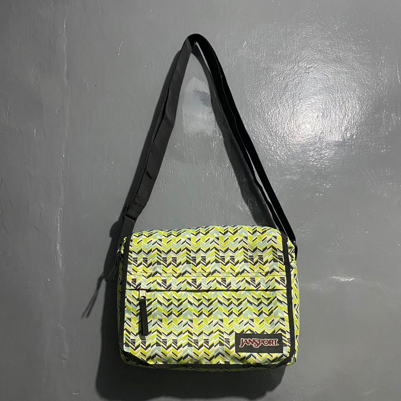 กระเป๋าสะพายข้าง Jansport