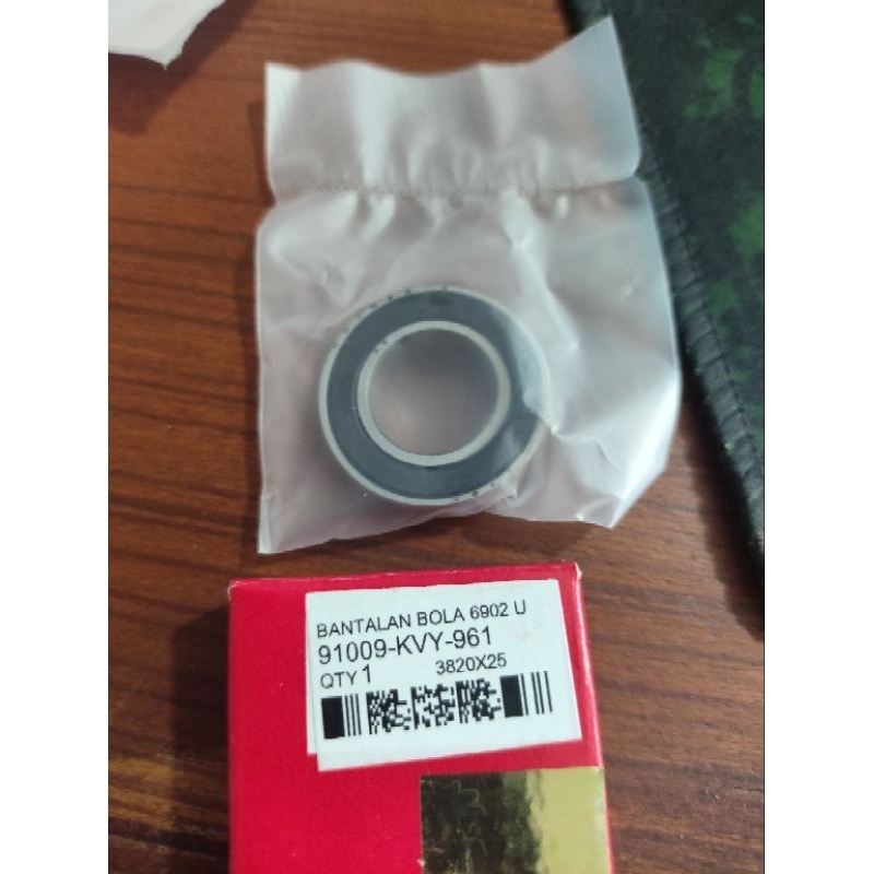 ด้านหลัง PULLY BEARING BEAT VARIO 6902 RS ของแท้ AHM