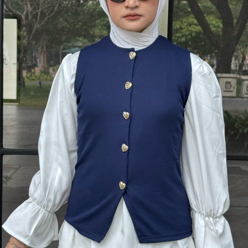 Clio Vest ผ้ายีนส์**