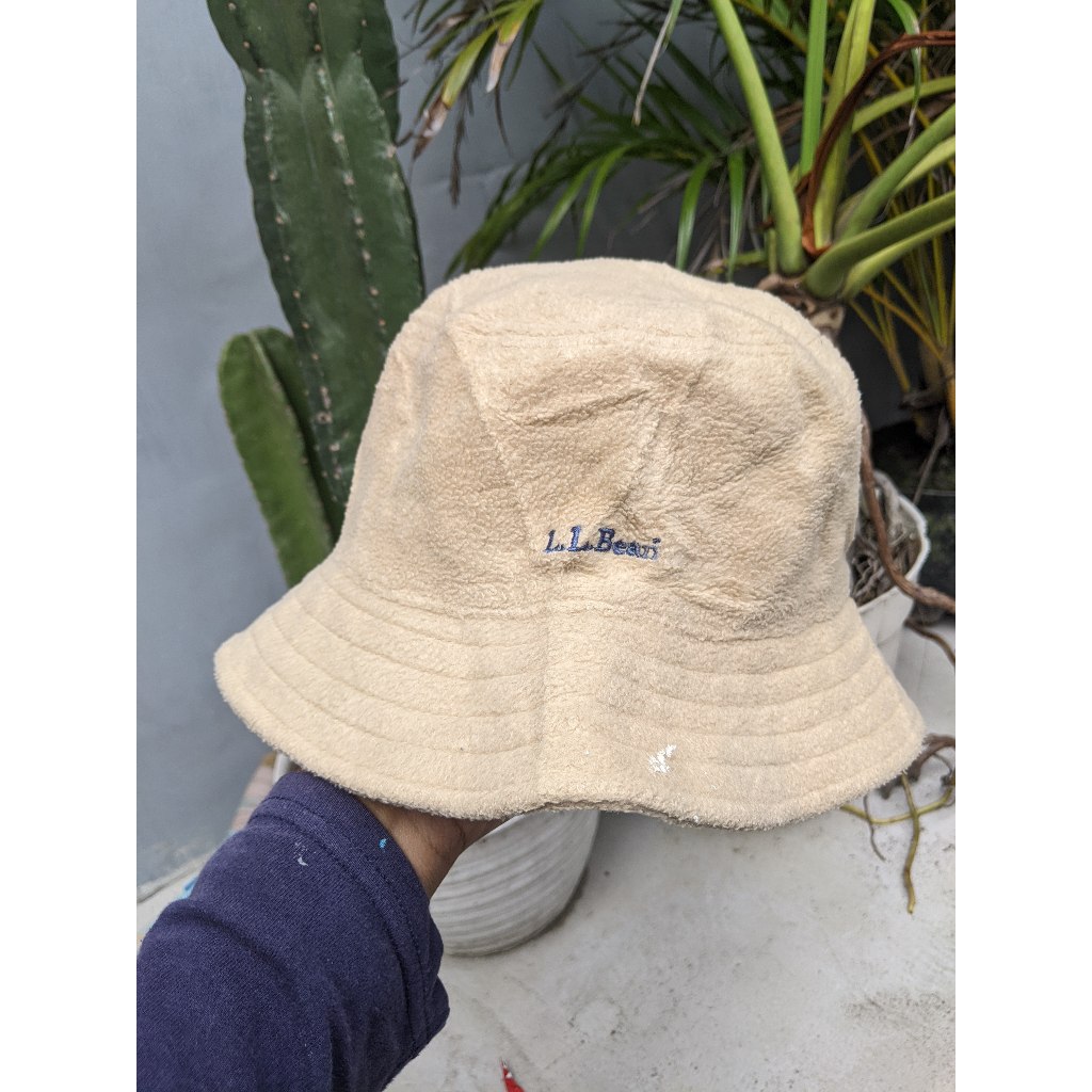 LL BEAN BUCKET HAT**