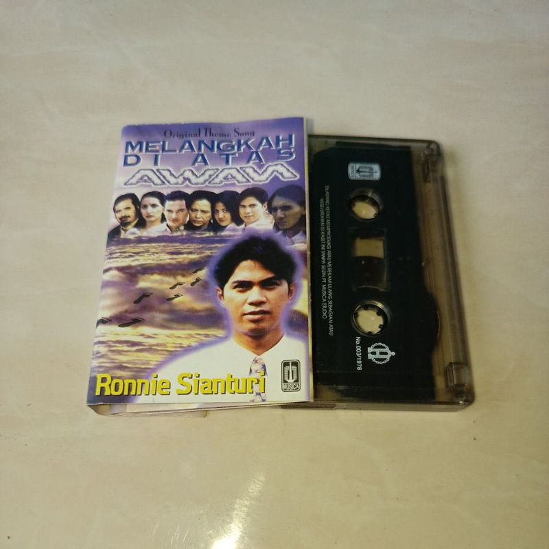 RONIE SIANTURI CASSETTE ALBUM AGAINST THE CLOUDS ORIGINAL THEME SONG (WHERE YOU BLUE YOU AND I AM A 