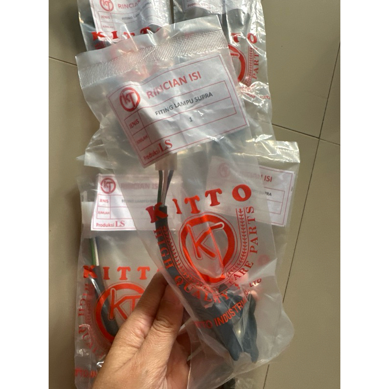 SUPRA HEADLIGHT FITTING COP (KITTO) ยี่ห้อ