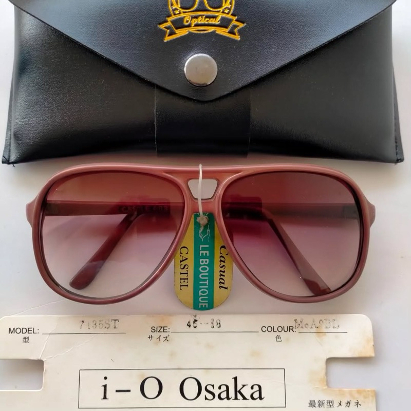 แว่นกันแดดวินเทจ Aviator 80s ยี่ห้อ: CASTLE Made in USA 22 KGP Size: 56-18 โลโก้แบรนด์ Full tag