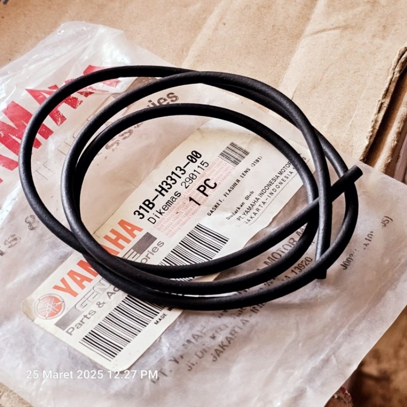 ยางตัดกระจกหุ่นยนต์ Jupiter Z 31B-H3313-00