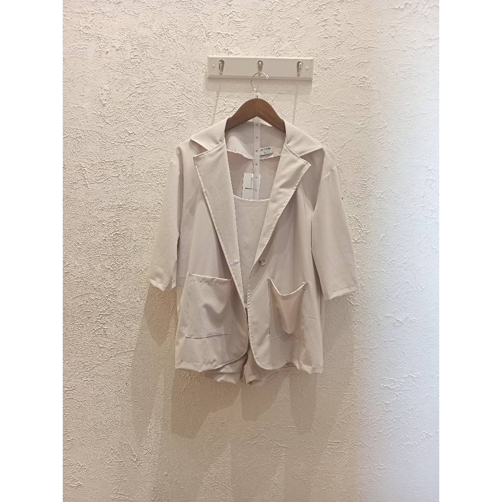 LAURENCE HOUSE--BLAZER SET