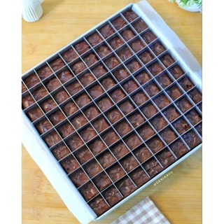 กระทะบราวนี่ 25x25 ซม. พร้อมช่อง 100 ช่อง กระทะบราวนี่คุณภาพพร้อมฉากกั้น