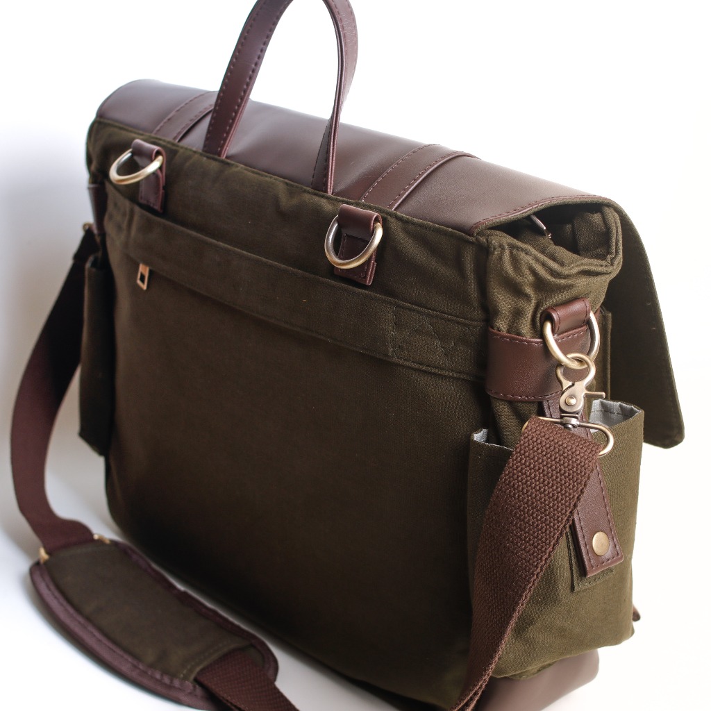 ใหม่ล่าสุด MAGE Canva Messenger Bag Mens Premium Sling Bag หนังสังเคราะห์ Fit in