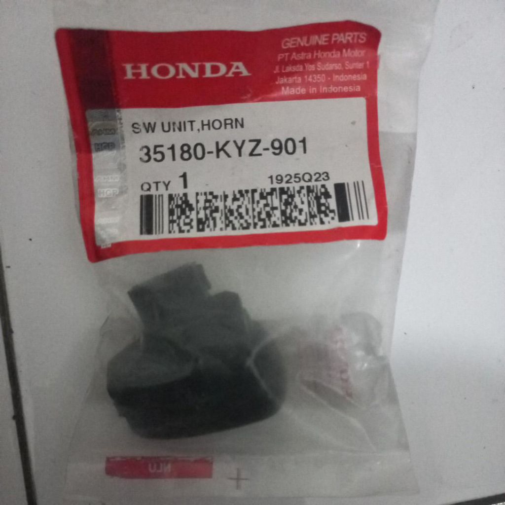 35180KYZ901 – HORN UNIT SWITCH, BEAT, BLADE, SCOOPY, SPACY FI, SUPRA HELMET IN, VARIO 125 OLD ORIGIN