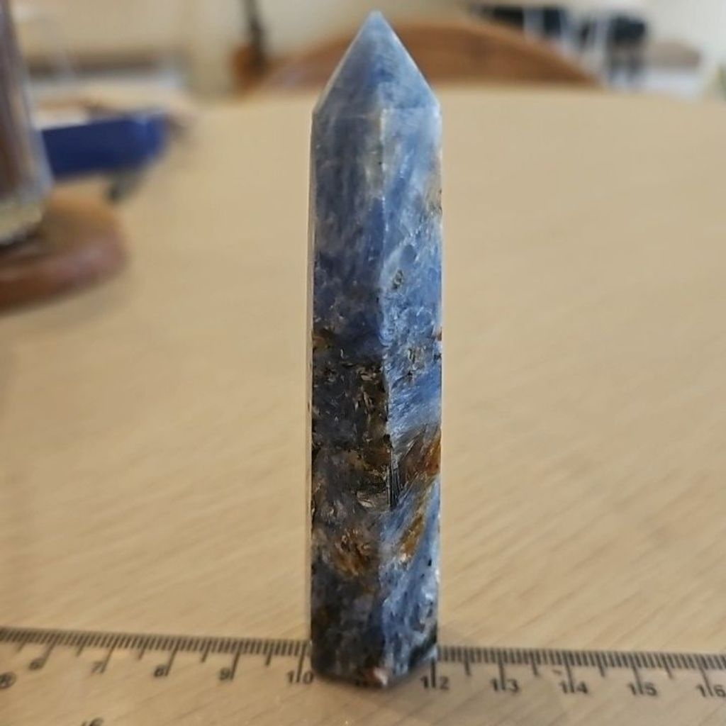 Kyanite Deep Blue In Quartz Tower จาก Tanzania UV Reactive (BK4)