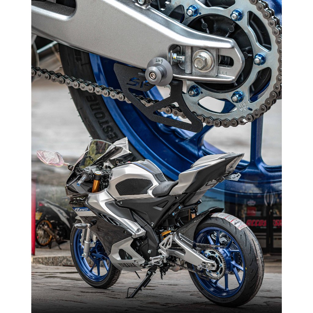 TOE / CHAIN GUARD YAMAHA R15 / R6 / MT15 / XSR155 BY STREETFENDER