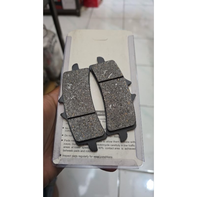 ผ้าเบรคหน้า Brembo mono block 4 ลูกสูบ m4 gp4rs m50 stylema gp4rx gp4rr