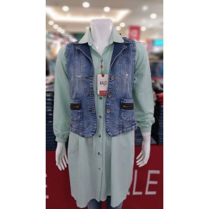 เสื้อกั๊กยีนส์ AKO**