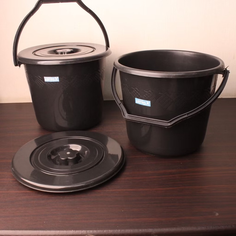 BLACK MULTIPURPOSE BUCKET 2.5 GL WITH LID / BLACK และ THICK BUCKET