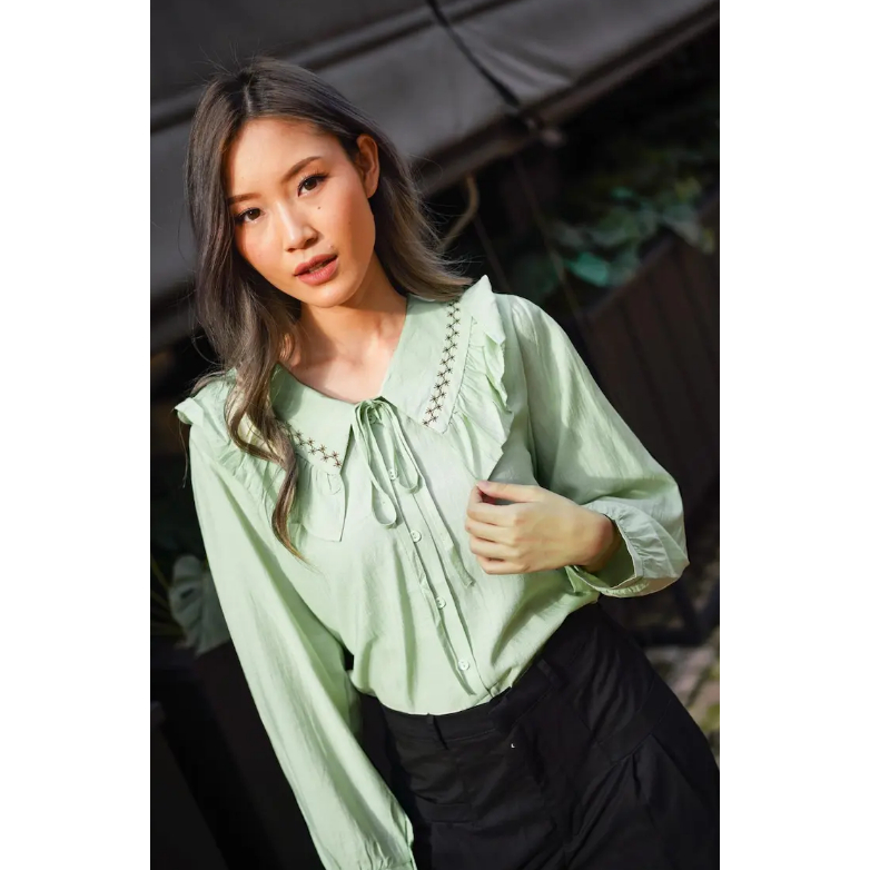 PAVINE - เสื้อเบลาส์คอปก Demie Frill - เสื้อริบบิ้นแขนยาวผู้หญิง