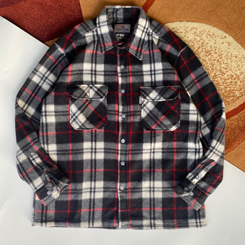 KEMEJA Flannel Shirt by Dyu Dyu Woll กระเป๋าคู่
