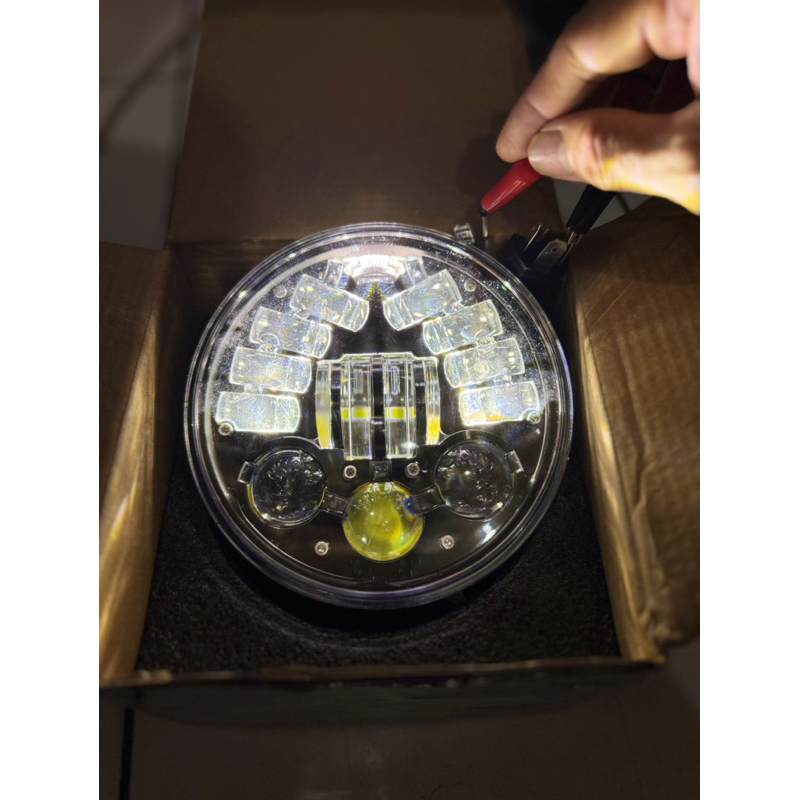 Daymaker โคมไฟ LED 5.75 นิ้ว 16 LED ชุดเชลล์ L2G และ Tiger 7 in 19 LED