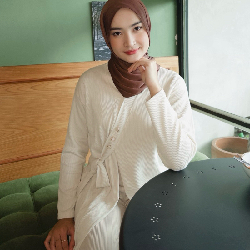 เสื้อ MALIKA********