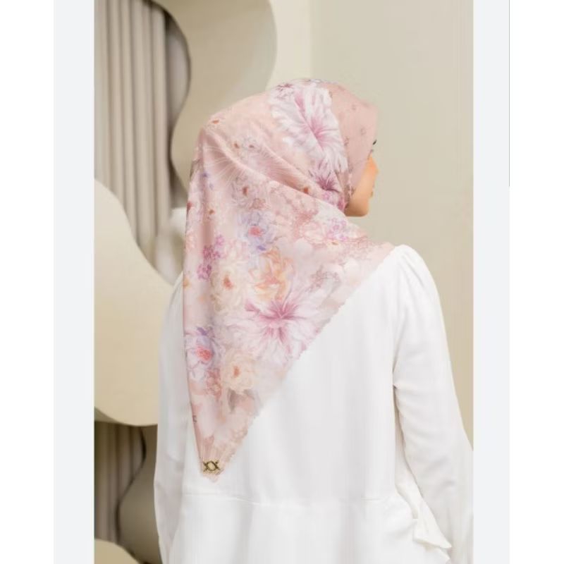 WEARING KLAMBY Sikka Scarf / Jaipur Scarf / Mamaya Scarf / Dayana Scarf / Malini Scarf / Kananta Sca