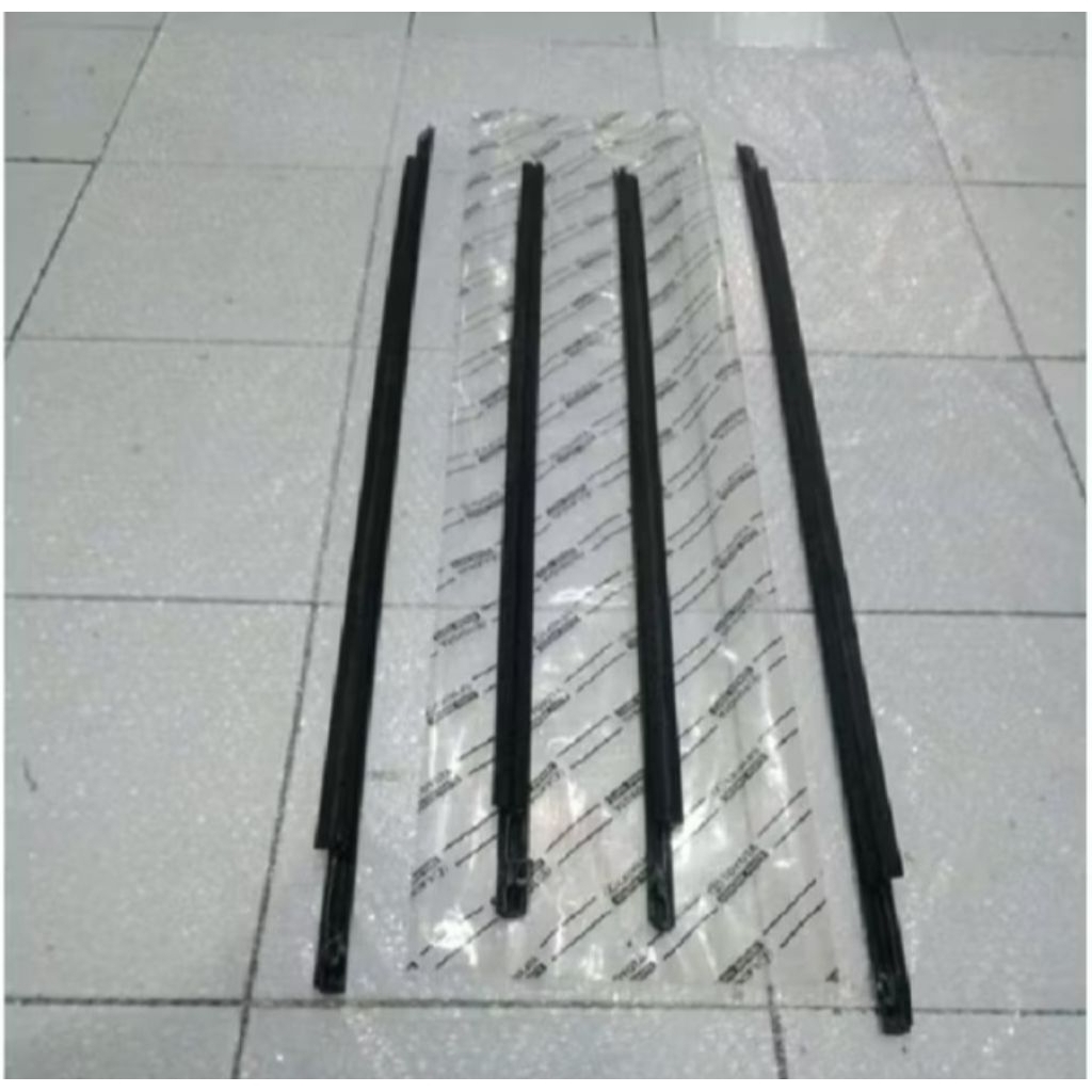 ตะเข็บกระจกด้านนอก avanza vvti chrume 2004/2011