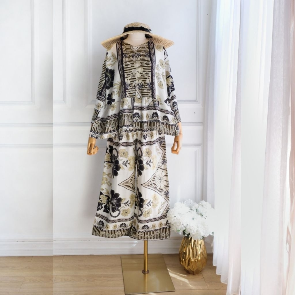 SIVANA One Set ผ้าเรยอน - ชุดสูทลายเหนียว