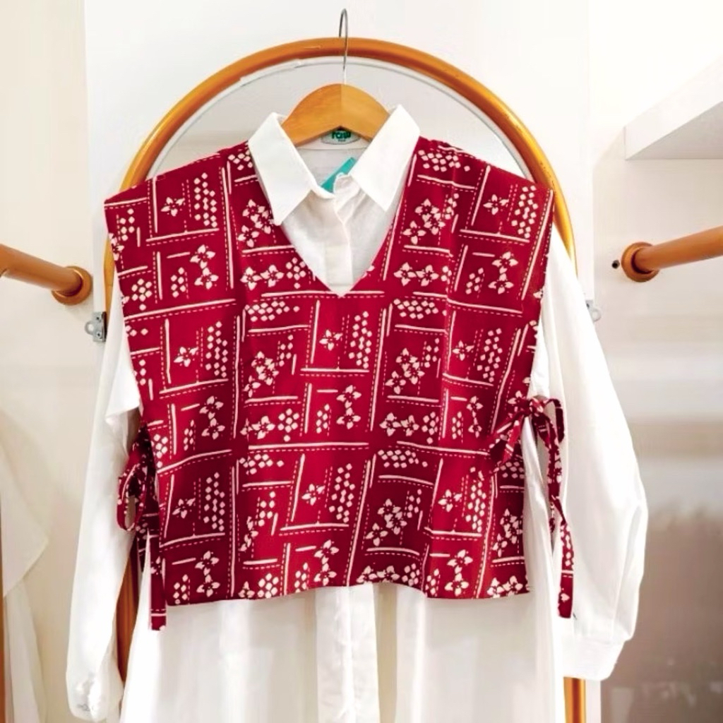 MERAH INDEPENDENCE BATIK VEST แดงและขาว OUTFIT MODERN BATIK VEST