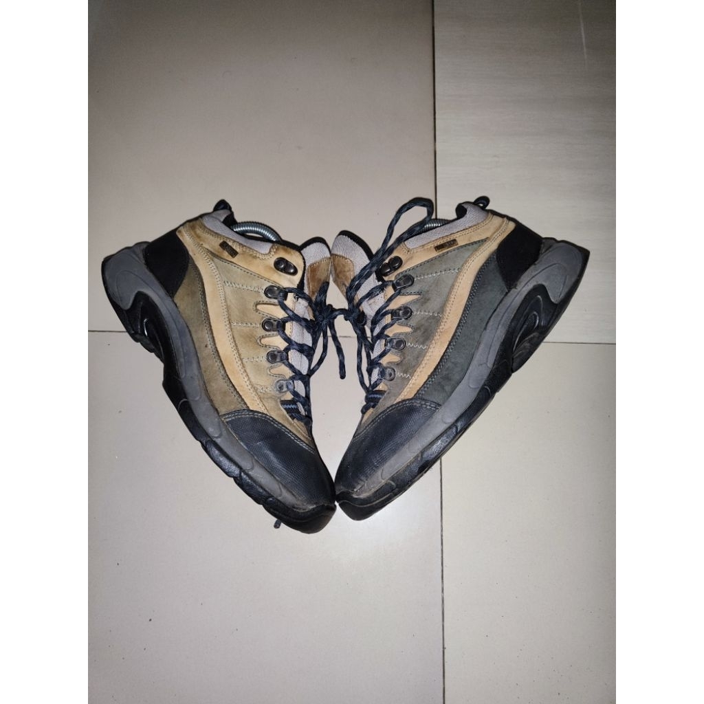 รองเท้า PRELOVED SECOND THRIFT K2