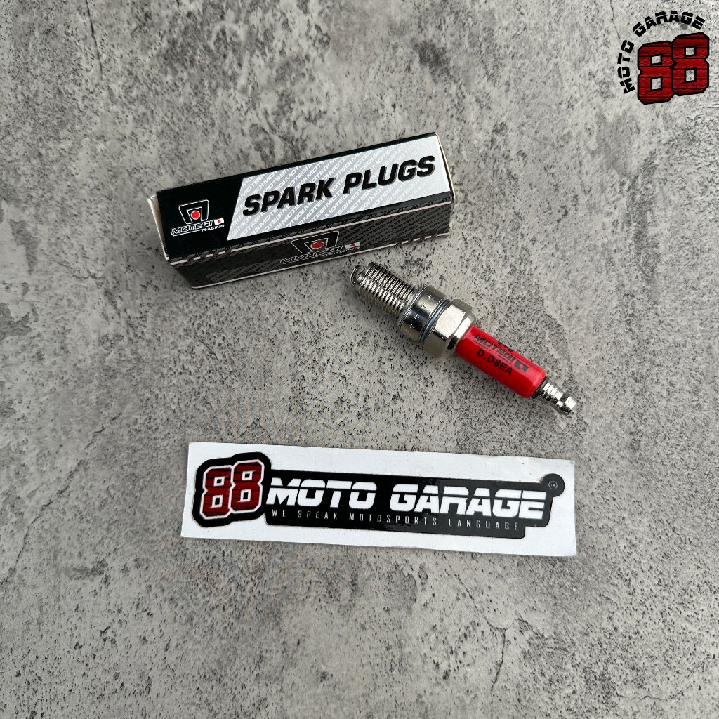 หัวเทียนแข่ง Motegi D8EA ดั้งเดิม