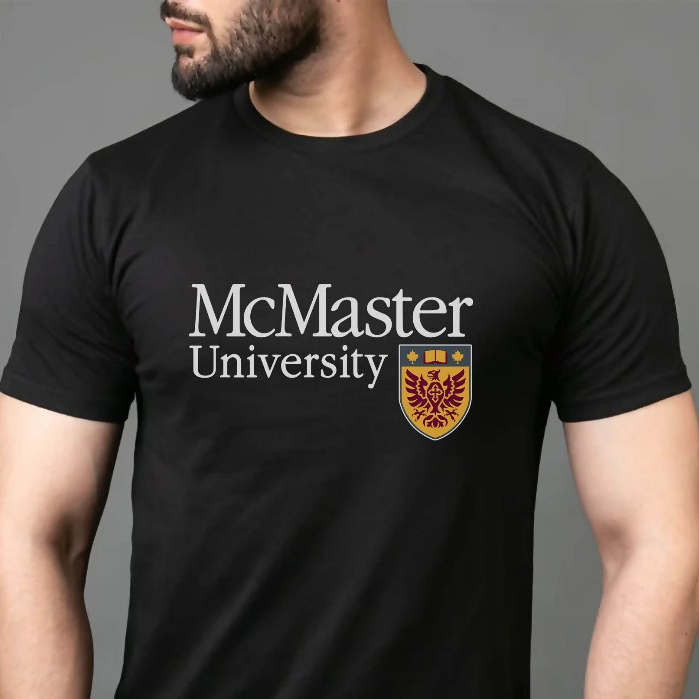 McMaster University Canada เสื้อยืดผ้าฝ้ายแขนสั้นสีดํา