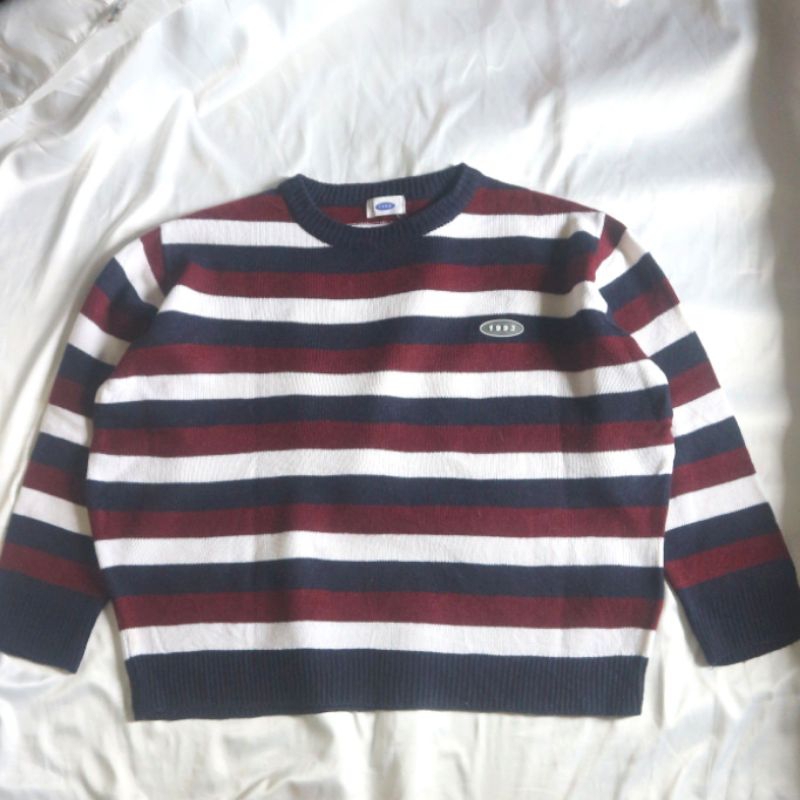 1993STUDIO Stripe Stripe Navy Maroon White Semi Boxy เสื้อไหมพรมเสื้อกันหนาว Crewneck เสื้อแจ็คเก็ตข
