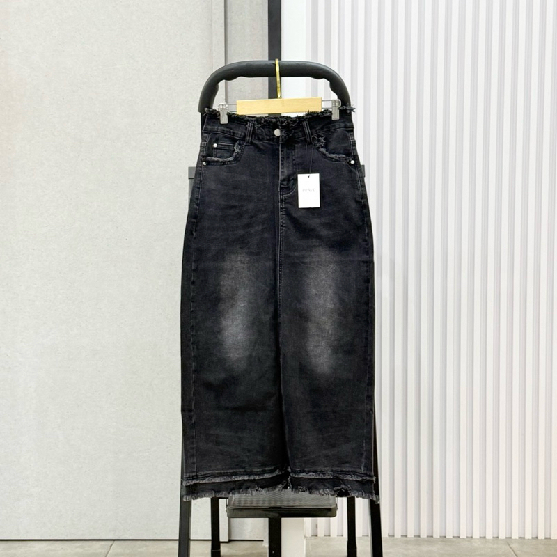 กระโปรงยีนส์ Amira Ripd