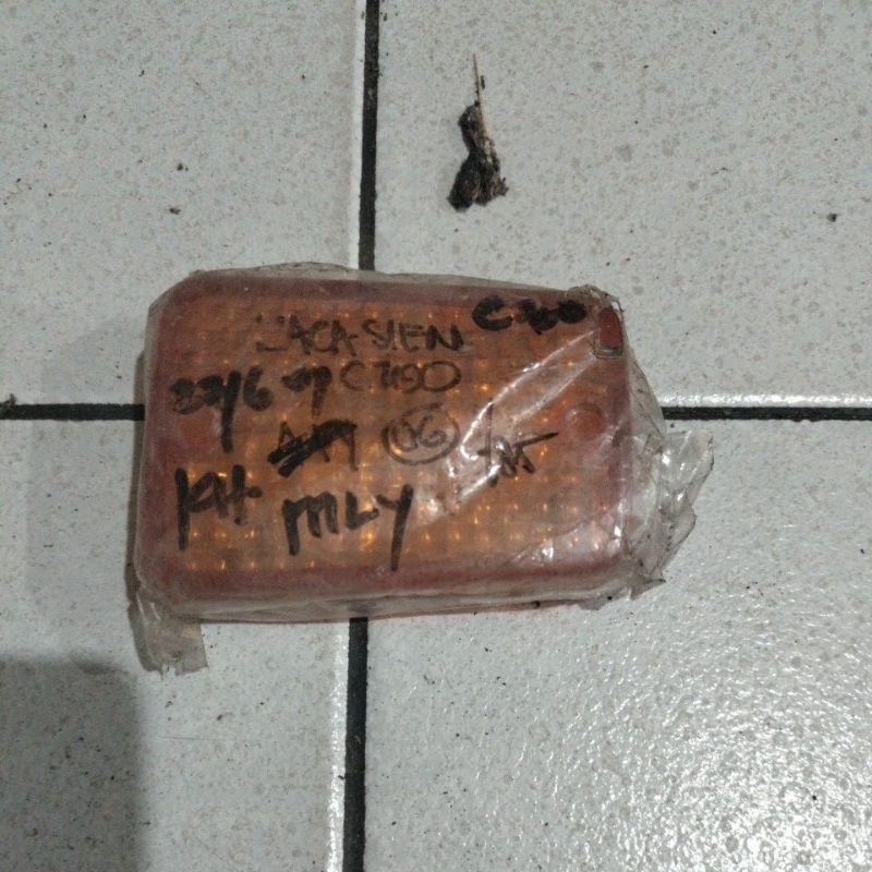 กระจกไฟเลี้ยวหน้าไมก้า c700